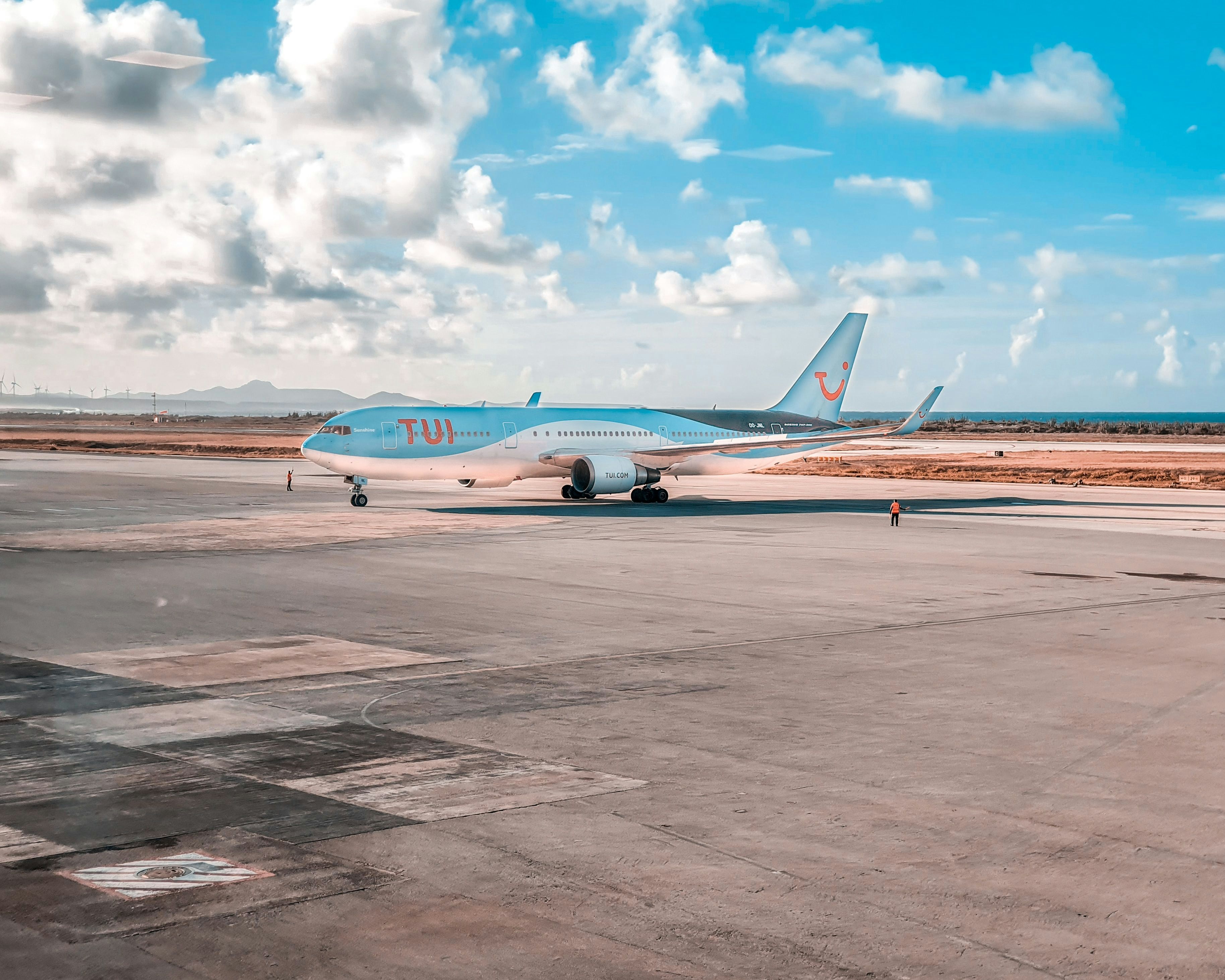 Image of a Tui plane